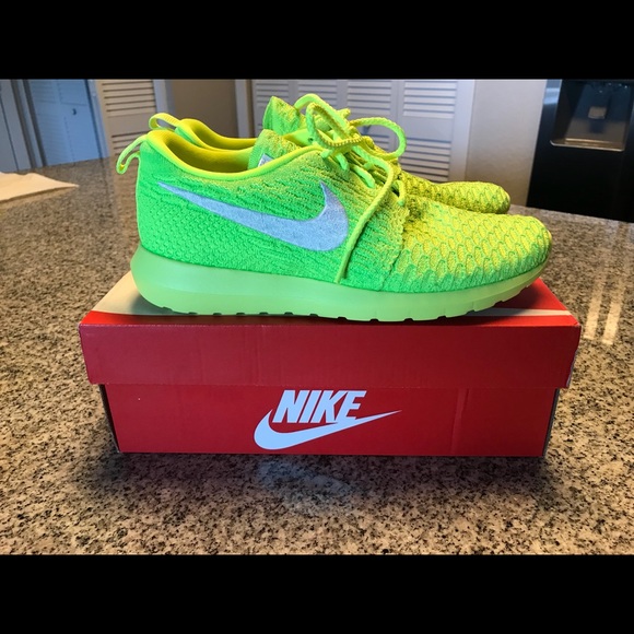 le scarpe nike rare donne roshe uno flyknit correndo poshmark le scarpe nike rare donne roshe uno flyknit correndo poshmark